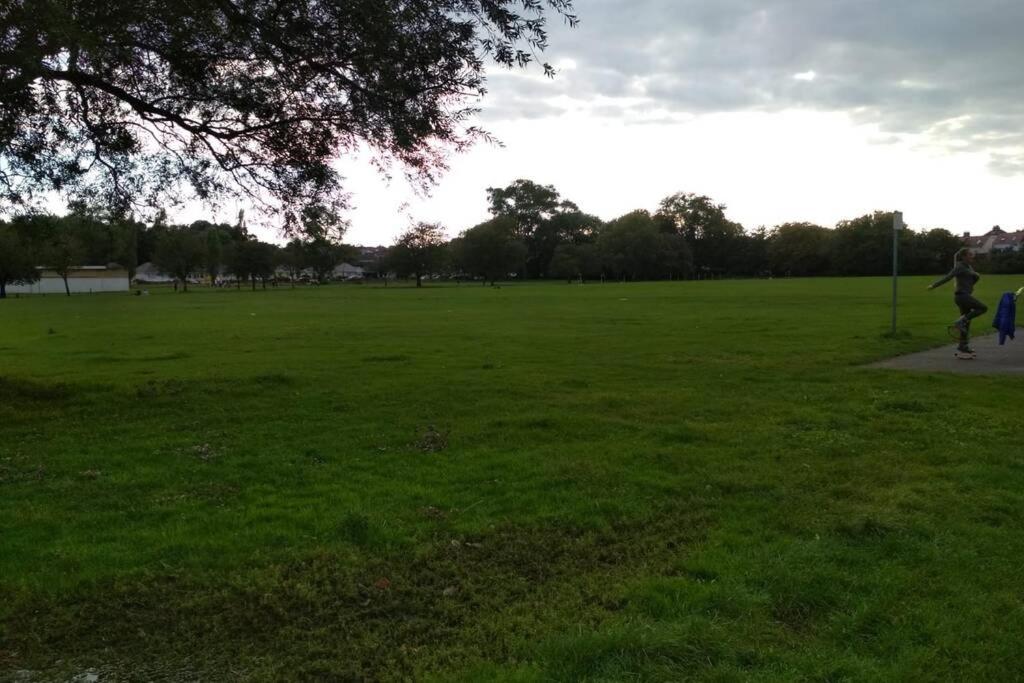 Fox Hill Lägenhet Poole Exteriör bild